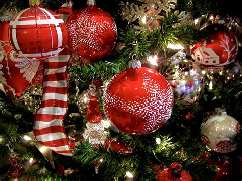 Stort utbud av fina prydnadstomtar för jul till riktiga fyndpriser! Även pensionärer förtjänar en god jul | Flamman