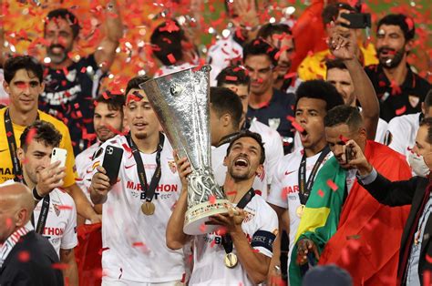 Bt sport's exclusive live coverage of the showpiece event gets underway at 7pm with build up, insight and analysis from our stellar panel of. Sevilla defeat Inter 3-2 in thriller for Europa League ...
