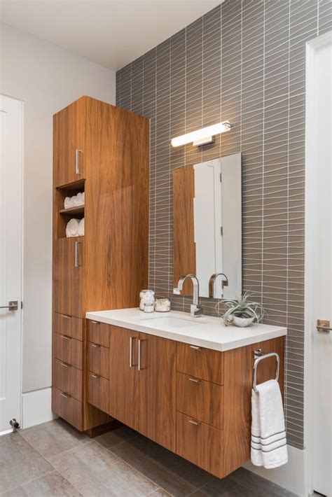 Rebeccas mid century bathroom remodel using nemo tiles mud set. 56 Trendy Mid-Century Modern Bathrooms To Get Inspired ...