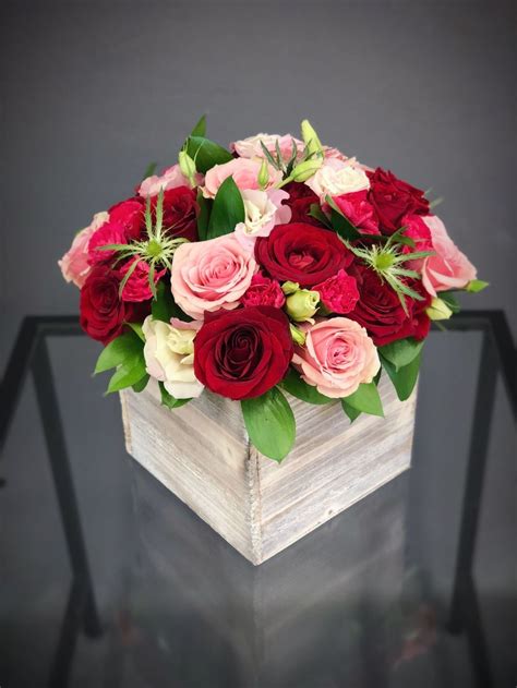 50 Lovely Rose Arrangement Ideas For Valentines Day Pimphomee