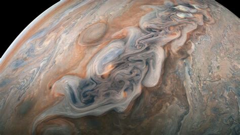 Jupiters Lightning Is Somehow More And Less Like Earths Than