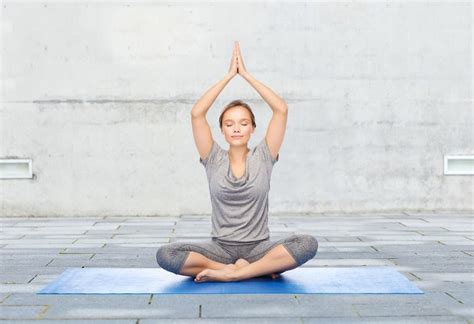 7 Yoga Poses To Correct Your Posture Healthifyme