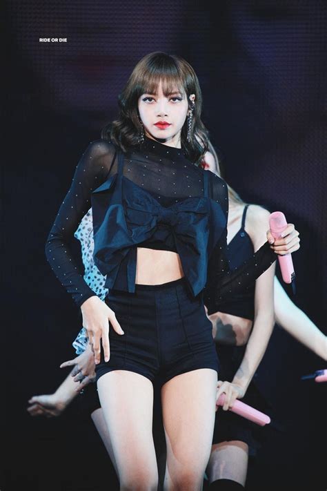 Blackpinks Lisa Painfully Revealed That She Is Having A Crisis Of 14
