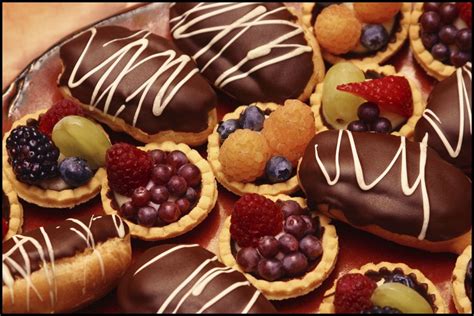 Our diabetic dessert recipes sometimes use a little sugar, but we most often sweeten desserts with natural sweeteners. i'm thinking these are ecairs (duh), and fruit tarts with ...