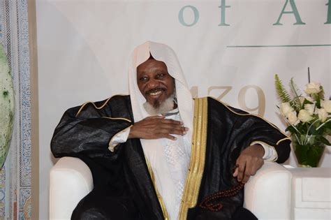 He is a follower of the sunni sufism sect and currently he is the head of the supreme council for fatwa and. Tarihin Sheikh Sharif Ibrahim Saleh Al Husainy ...