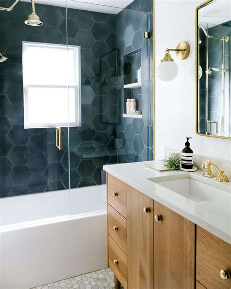 32 Beautiful Bathroom Tile Design Ideas