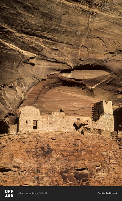 Canyon De Chelly National Monument Mummy Cave Ruin In Canyon Del Muerto