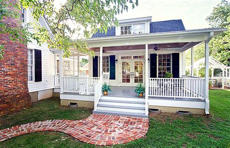 These Tiny Homes Are Great And Beautiful Options Small Bungalow