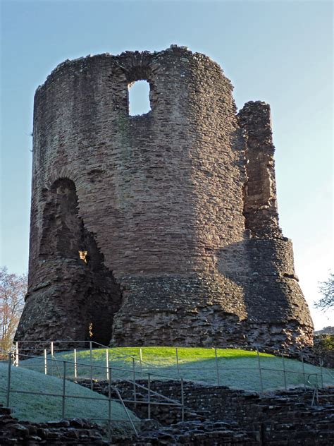 Photographs Of Skenfrith Castle Monmouthshire Wales Round Keep From