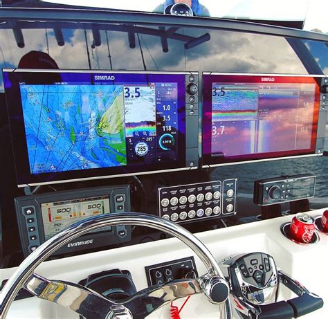Dash Of The Sea Fox 288 Commander Featuring Twin Simrad Nss16 Screens