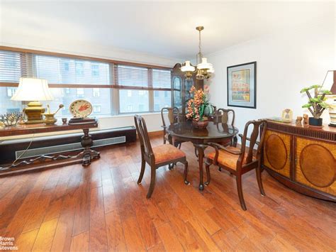 Mayfair Towers 15 West 72nd Street Unit 9e 1 Bed Apt For Sale For 1025000 Cityrealty