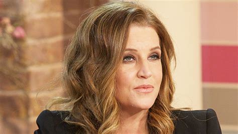 Lisa Marie Presley To Be Buried At Graceland With Elvis Hollywood Life