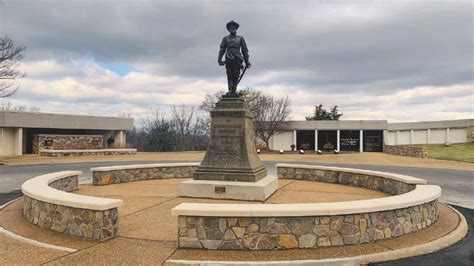 Jacksons Statue Finds New Context At New Market Battlefield The Cadet
