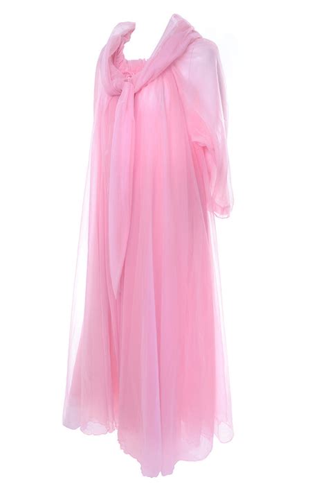 Vintage Pink Chiffon Peignoir Set Full Sweep Nightgown Robe Set Modig