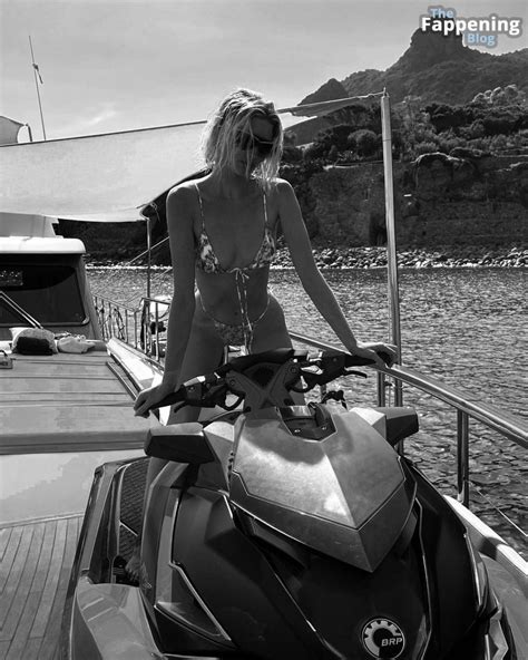 Elsa Hosk Shows Off Her Stunning Bikini Body 6 Photos Thefappening