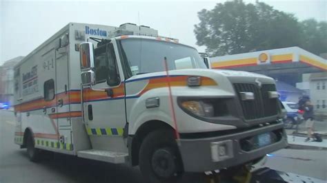 Ambulance Suv Collide In Boston Wjar
