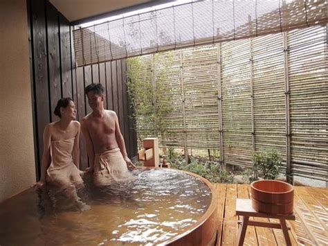 熱海の温泉に夫婦で泊まるならオーシャンビューの部屋と露天風呂が評判のこの3宿がおすすめです。