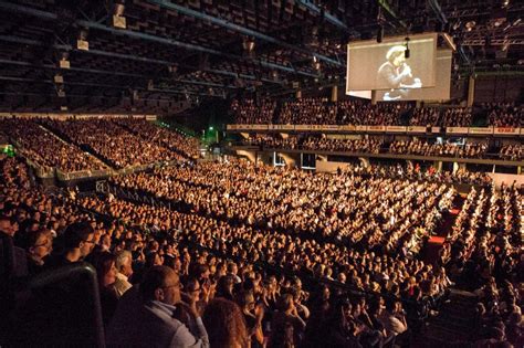 Nelson mandela forum har ett formellt avtal med nelson mandela foundation som gör det möjligt att använda namnet på den sydafrikanska före detta presidenten. Buon compleanno Nuti: la festa al Mandela Forum - la ...