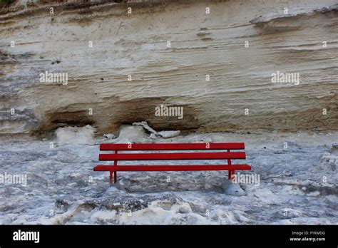 Wave Cut Bench Hi Res Stock Photography And Images Alamy