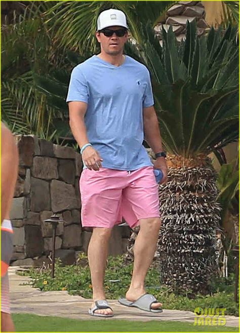 Mark Wahlberg Flaunts Poolside Pda With Wife Rhea Durham Photo 3328423