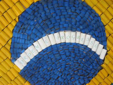 Bandeira Do Brasil Feita Com Rolinhos De Papel Reciclagem E Arte Para