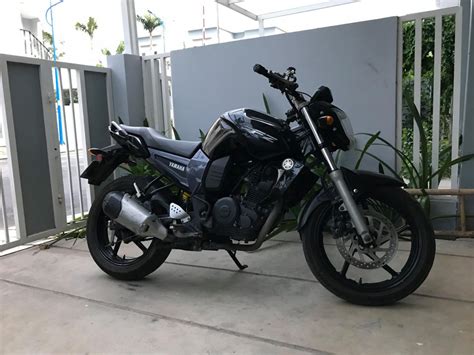 In this version sold from year 2011 , the dry weight is 126.0 kg (277.8 pounds) and it is equipped with a. Yamaha FZ16 2012 nhập khẩu Ấn Độ | 2banh.vn
