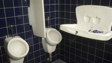 Luier Wisselen In Een Openbaar Toilet Is Voorlopig Nog Vrouwendingetje