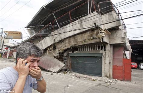philippines earthquake death toll reaches at least 85 after magnitude 7 2 quake daily mail online