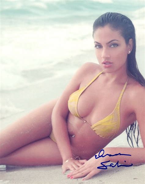 Inanna Sarkis Signed Autographed 8x10 Photo Youtube Star Sexy Actress Coa Autographia