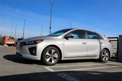 Review The Hyundai Ioniq Ev Offers Serene Simplicity Car In My Life