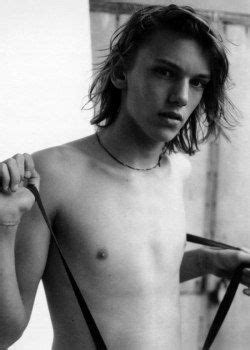 Jamie Campbell Bower Pics Shirtless Age Biography Wiki Celebrity News Entertainment News