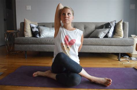 4 Yoga Sitting Poses That Will De Stress You Instantly