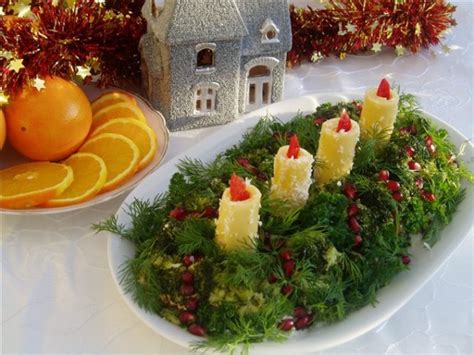 Easy to pick one, and so healthy! Christmas party appetizers - 20 Christmas themed food ...