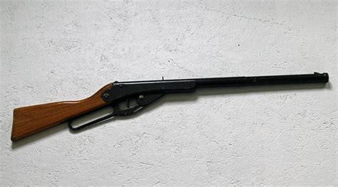 Vintage Daisy Heddon BB Gun Rifle Model 102
