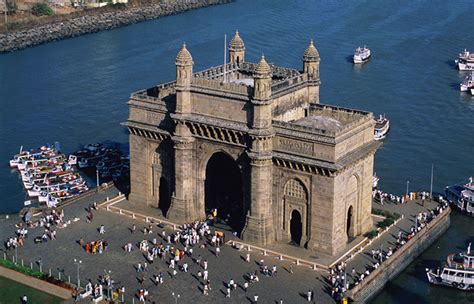 12 Iconic Monuments In Mumbai That Must Feature On Every History Buffs