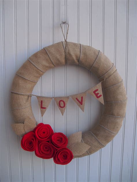25 Outstandingly Cute Handmade Valentines Wreath Designs Style