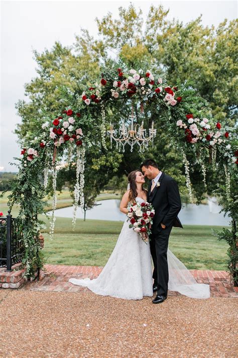 Glamorous Tennessee Wedding Dripping With Florals Modern