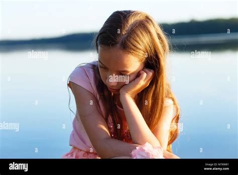 Mädchen Mädchen Kinder Kinder Fotos Und Bildmaterial In Hoher