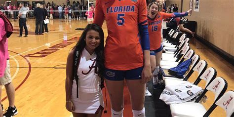 College athletes' height difference rocks the internet