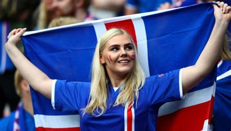Suporter Suporter Cantik Timnas Islandia Di Piala Eropa 2016 Foto