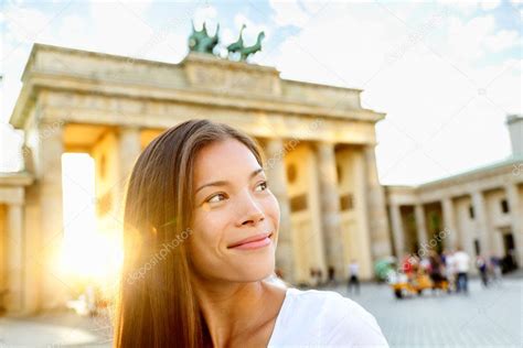 Berlin People Woman At Brandenburg Gate — Stock Photo © Maridav 44256135
