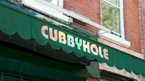 cubbyhole one of three lesbian bars left in nyc