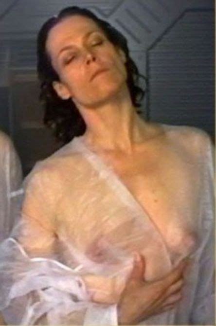 Sigourney Weaver Naked Alien Resurrection Pic NudeBase Com