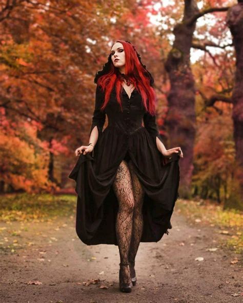 pin de ¡dark gothic macabre en góticas mujeres góticas chicas góticas mujeres