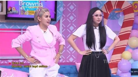 Uya kuya dan selebgram denise chariesta saat ini tengah saling sindir di media sosial. Denise Chariesta Bongkar Penghasilannya, Nikita Mirzani ...