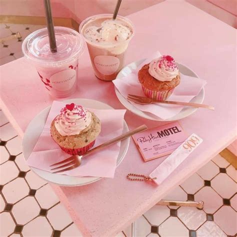 Aesthetic Pink 🏩 In 2020 Pink Foods Kawaii Dessert Cute Desserts