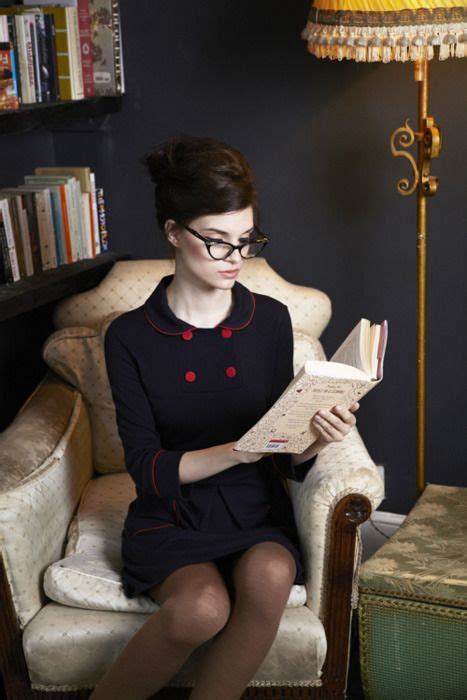 I Would Read More If I Had This Outfit If That S Even Possible Librarian Style Librarian