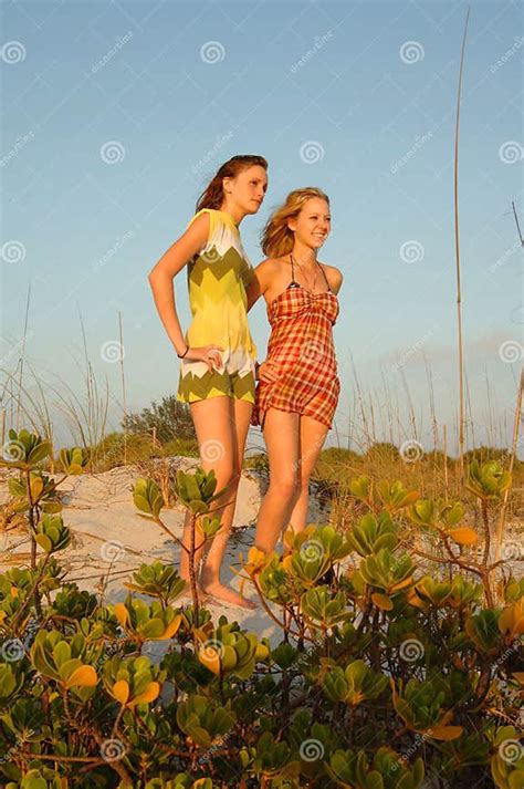 Teen Girls At Beach Stock Image Image Of Spring Laughing 5151547