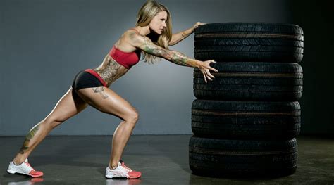 Crossfit Sensation Christmas Abbott Gives Us A Sneak Peak Into Her Badass Life Page 2 Of 4
