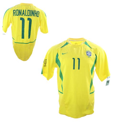 „die spieler fragen mich meistens schon vor dem spiel, ob wir die trikots. Nike Brasilien Trikot 11 Ronaldinho WM 2002 Gelb Heim ...
